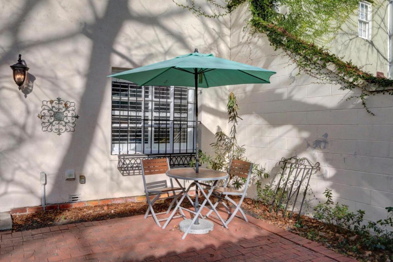 Coach'S Corner Villa Savannah Exterior photo